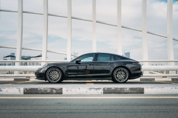  Black Porsche Panamera Photo 3